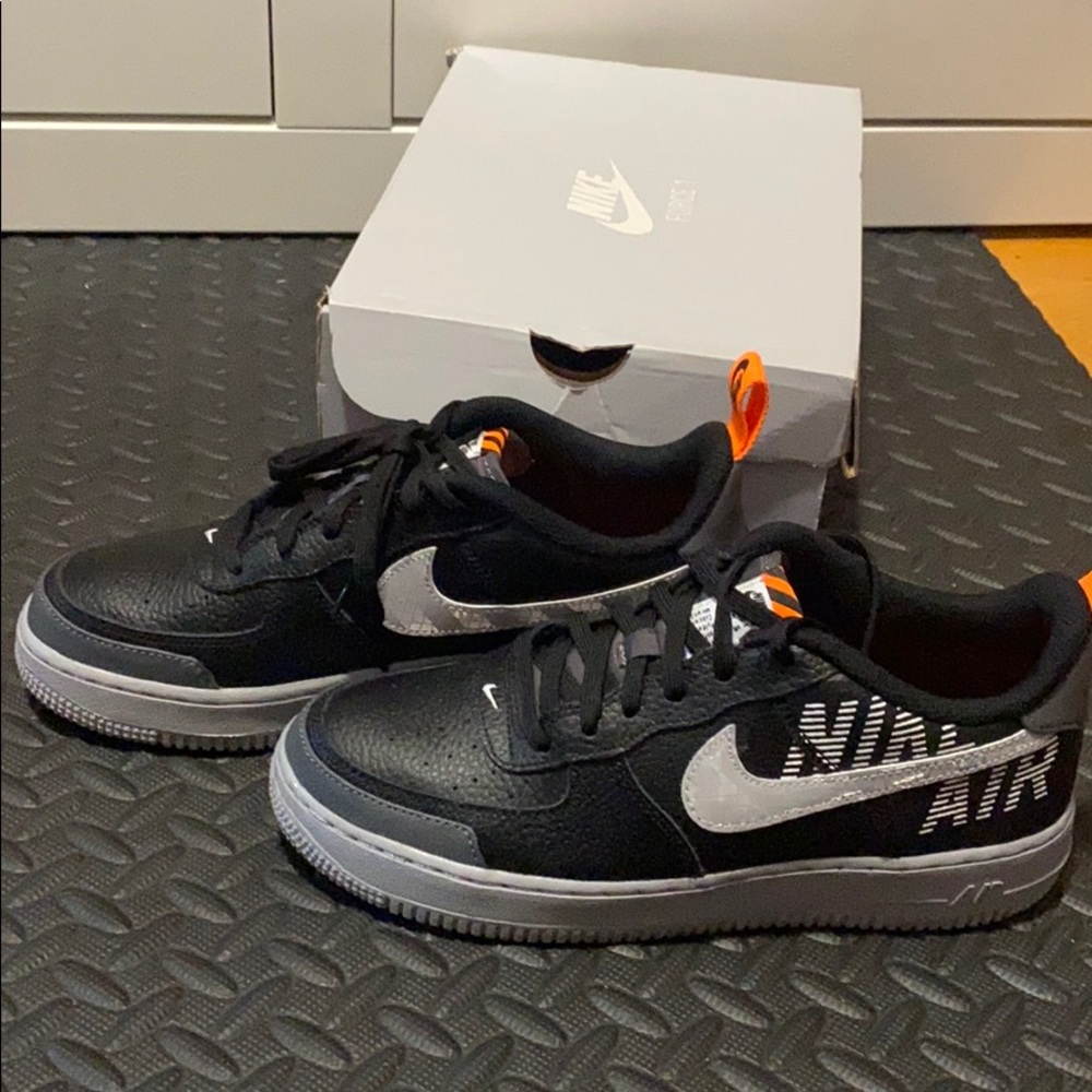 Air Force 1 LV8 2 Size 7 (boys)